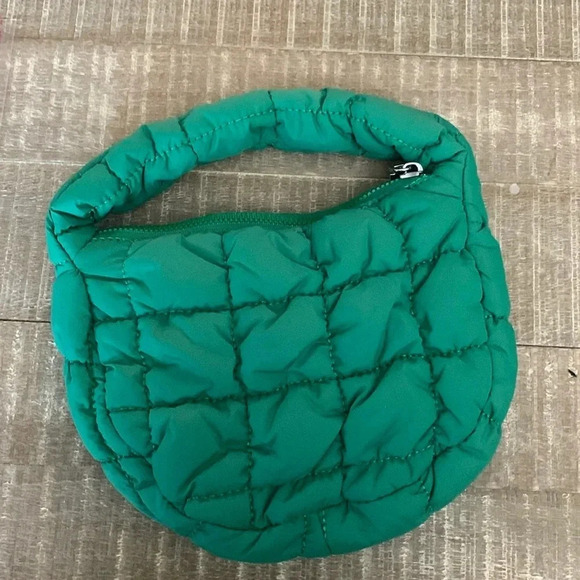 $3/15 NWOT Green Mini Puffer Bag - Picture 3 of 3